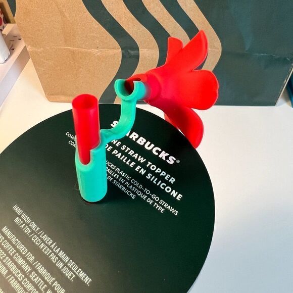 Starbucks 2022 Venti Tumbler Holiday Silicone Straw Topper 24 oz/710 ml NWT - Picture 3 of 6
